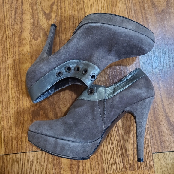Stuart Weitzman Suade Platform Heels Size 6 - Picture 2 of 6